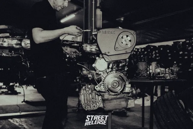 Jack's Nissan Skyline R32 — photograph 4